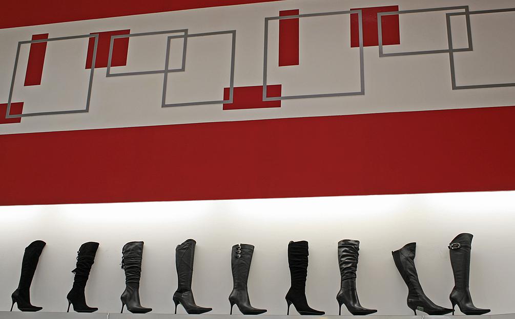 Обувной бутик "Calipso" ТРК "Сити Молл" СПб. пр. Испытателей д.5  2007 г. Был выполнен дизайн проект.